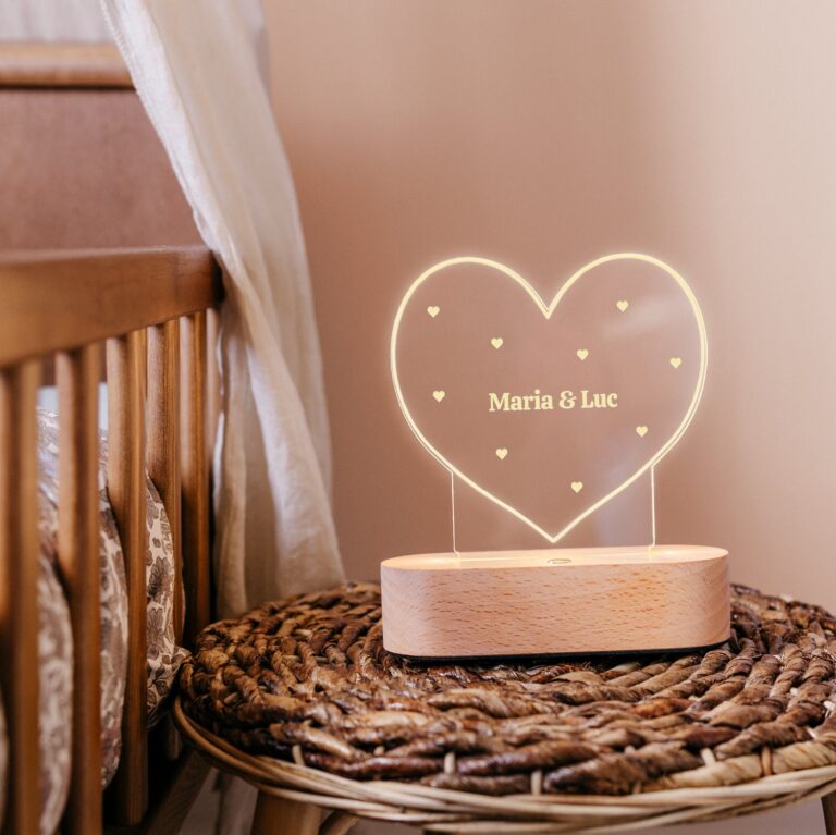 personalised light with name – heart