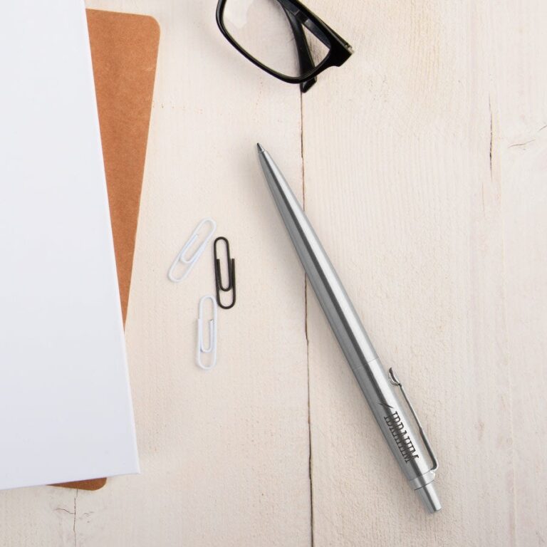 personalised ballpoint pen – parker – jotter – silver – right handed
