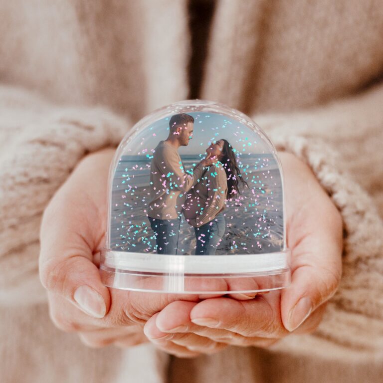 personalised snow globe – glitter