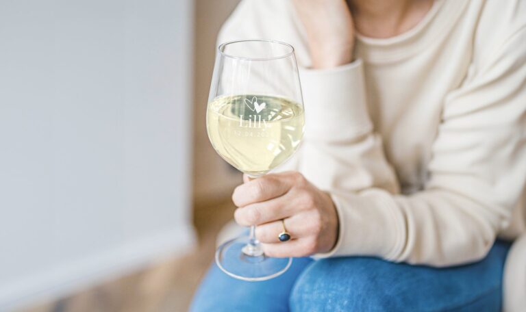 personalised white wine glasses – 4 pcs