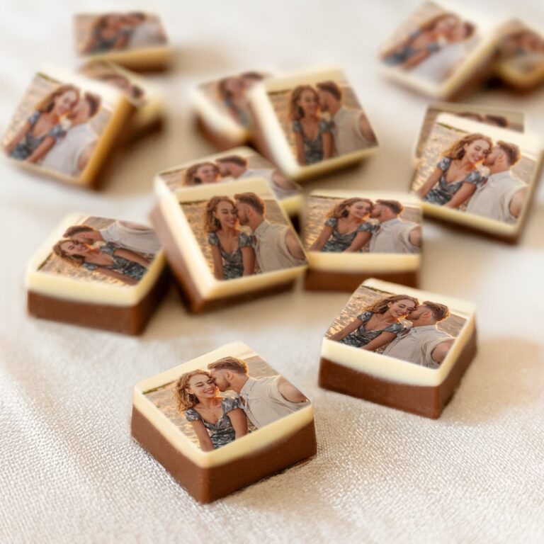 Personalised chocolates - Individually wrapped - Solid - 25 pcs - Square personalised chocolates – individually wrapped – solid – 25 pcs – square