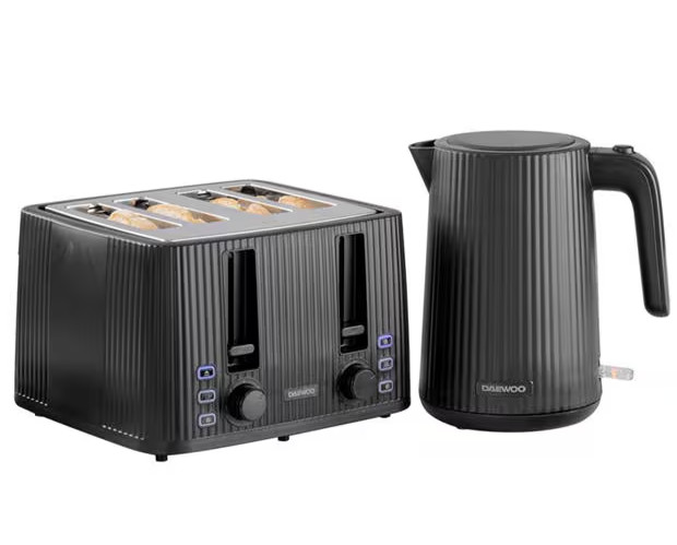 daewoo kettle and 4 slice toaster set in black ribbed 1.7l sda2834 tb